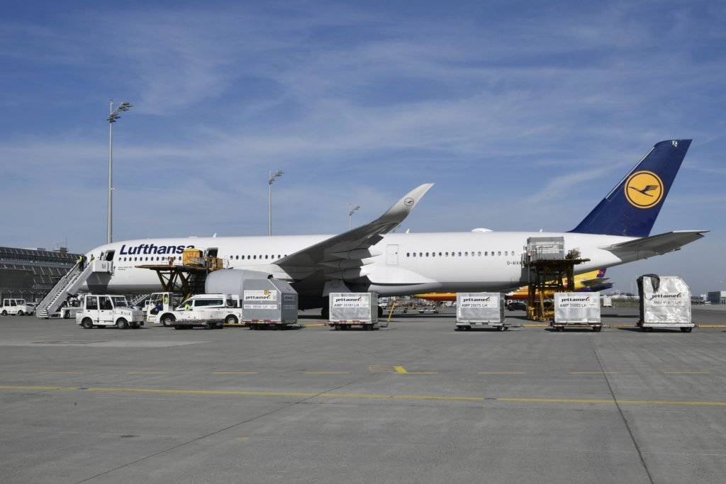Passenger planes carry cargo to Munich: Lufthansa Airbus A350s landing twice daily with protective equipment from China
