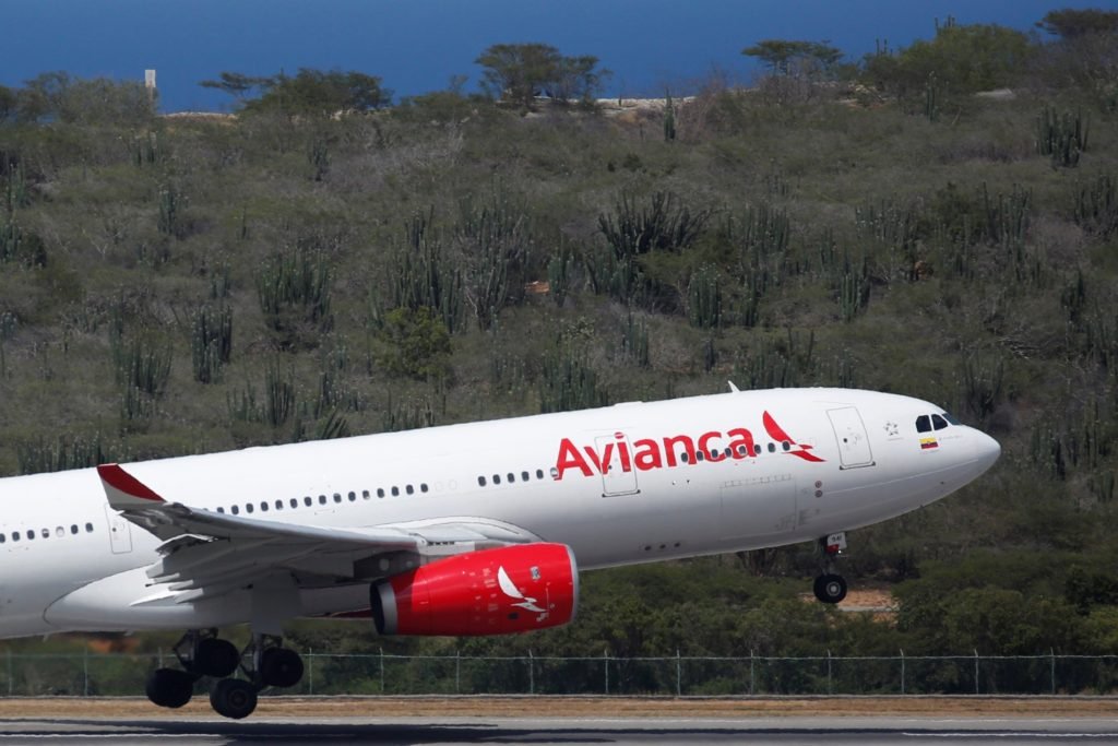 Avianca flies between Colombia and China