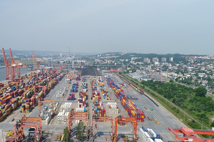 With immediate effect, Gebrüder Weiss adds Poland and Malaysia to the countries where the company operates under its own brand. Here: the port of Gdynia in Poland (Source: Port of Gdynia Authority SA)