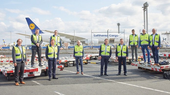 Ab Ovo und Lufthansa Cargo Management

f.l.t.r.: Walter Isselhard, Senior Director Handling IT & IT Product Portfolio Mgmt Lufthansa Cargo, Harold Lukas, Director Programs and Engagement Ab Ovo, Dr. Jan Wilhelm Breithaupt, Vice President Global Fulfillment Mgmt Lufthansa Cargo, Tim Heppenheimer, project lead PPS & Head of Fulfillment Framework Lufthansa Cargo, Bonne van der Meer, project lead Ab Ovo, Edwin Hageman, CEO Ab Ovo, Harald Gloy, Chief Operating Officer, Labour Director Lufthansa Cargo, Dr. Jochen Göttelmann, CIO Lufthansa Cargo, Gerd Jens Schmidt (former Managing Director Germany), Dr. Mohammad Ali Seiraffi, Vice President Hub Frankfurt Lufthansa Cargo
