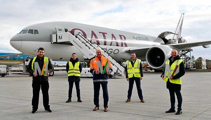 The inaugural flight on the new route was welcomed by Alexander Gentes (Head of JETcargo HUB South at DB Schenker 1st from left), Gerold Sellmayer (Head of Air Cargo South at DB Schenker 2nd from left), Bernd H. Foerster (Senior Manager Regional Cargo North Europe at Qatar Airways 1st from right) and Frank Hermann (Regional Cargo Manager Germany, Switzerland, Luxembourg 2nd from right) together with Markus Heinelt (Director Cargo Development at Munich Airport 3rd from right).