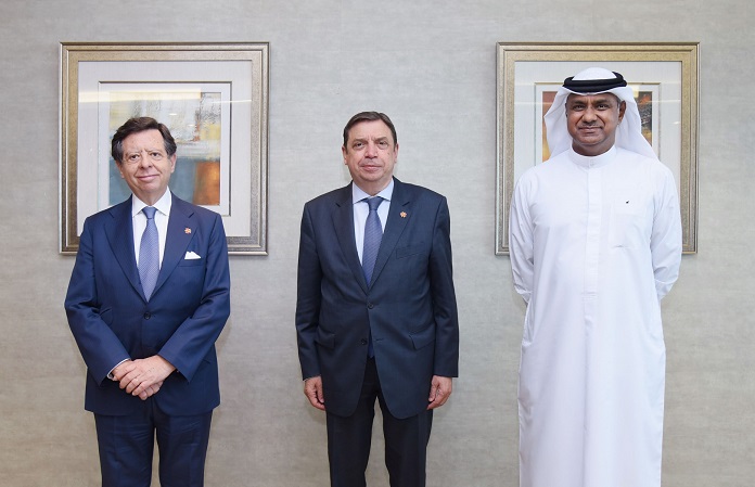 From left to right, Iñigo de Palacio España, Ambassador of Spain to the UAE, Luis Planas Puchades, Spanish Minister for Agriculture, Fisheries and Food, and Nabil Sultan, Emirates Divisional Senior Vice President, Cargo at the Emirates Group Headquarters in Dubai.