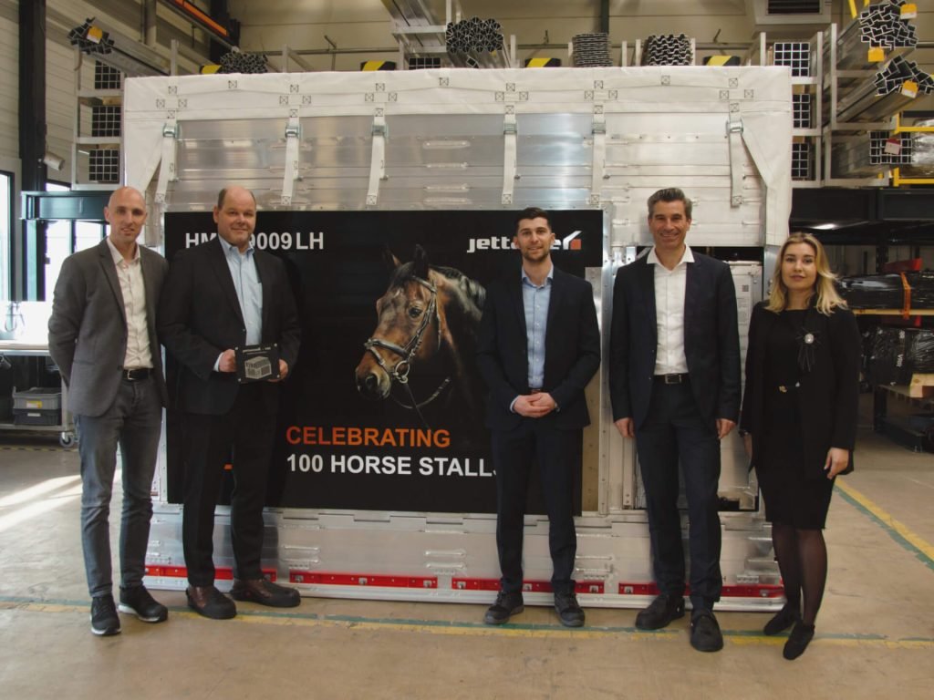 VRR Delivers 100th Air Horse Stall to Jettainer