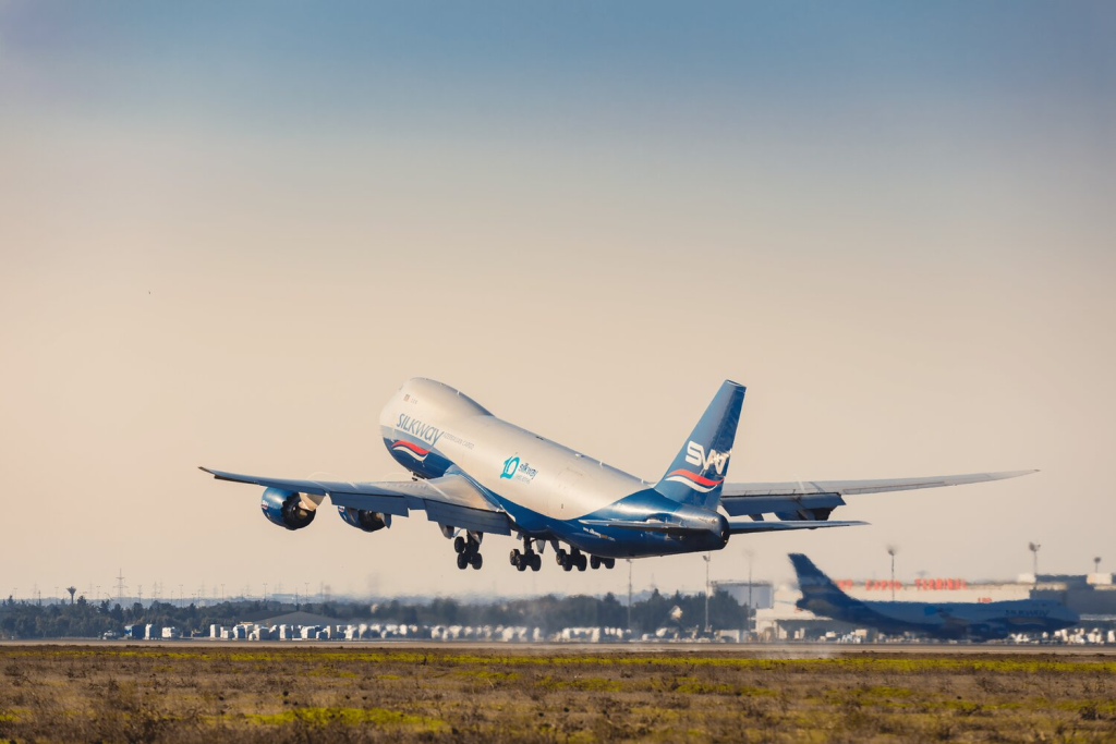 Silk Way West Airlines connects its hub in Baku with Los Angeles