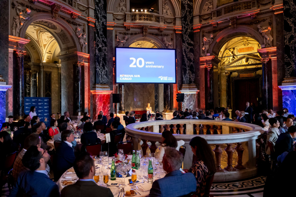 Anniversary for Vienna Airport and Korean Air Cargo: 20 years of cargo service connecting Seoul and Vienna
