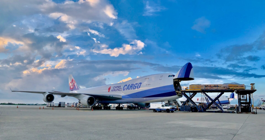 Asiana purchases two 747 freighters from China Airlines
