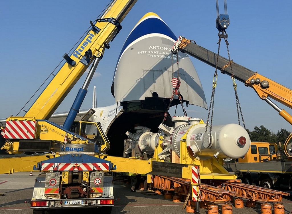 Air Charter Service facilitates delivery of complex AN-124 charter for Indonesian oil platform
