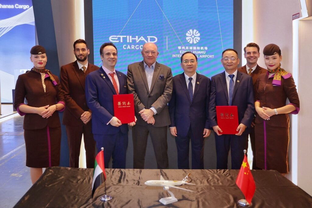 Etihad Cargo signs strategic agreement with Ezhou Huahu airport to strengthen access throughout Asia-Pacific