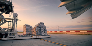 Chapman Freeborn Helps Restore Air Zimbabwe’s UK Link, Opening New Opportunities for Perishable Cargo