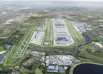 Heathrow Third Runway Debate Intensifies as GMB Calls for Construction to Begin