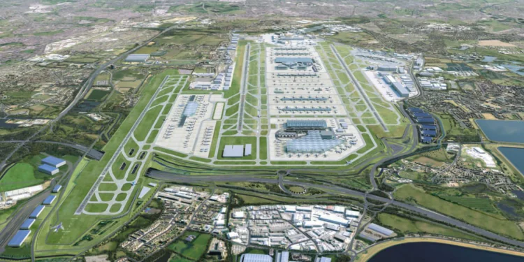 Heathrow cargo volumes rise 5.4% in September as third runway debate continues