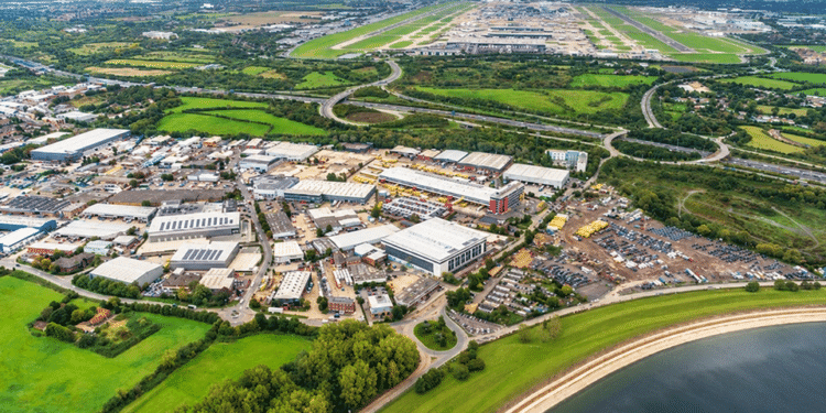 Davies Turner Acquires 130,000 sq ft Logistics Hub Near Heathrow for New Air Cargo Headquarters
