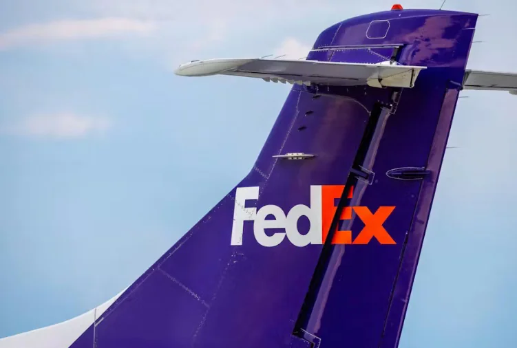 ACIA Aero Leasing Delivers First ATR 72-600P2F with Large Cargo Door to FedEx