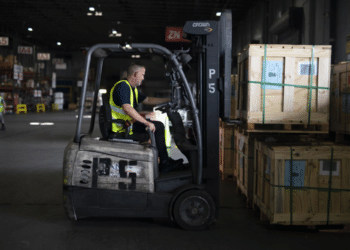 LATAM Cargo Introduces Virtual Reality Trainingfor 550 Warehouse Employees in Miami