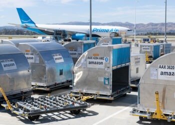 Global air cargo demand rises 4.4% in August as capacity tightens